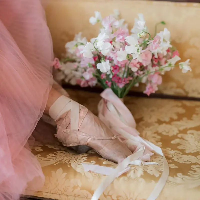 باله‌کور (Balletcore) استایل رقصنده‌ای با لباس زیر زنانه - فروشگاه زیرتن پوش